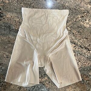 Maidenform Body Shaper